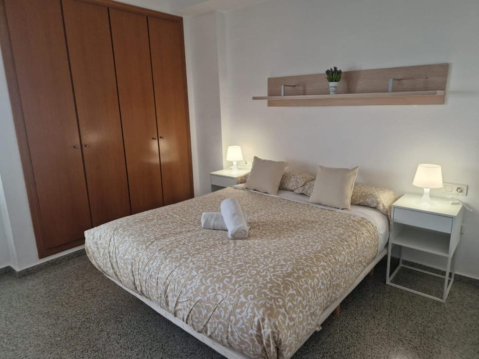 Bed, Bedroom