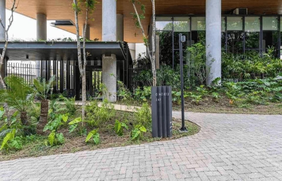 Property building, Facade/entrance