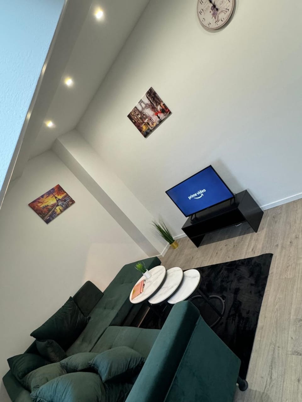 TV and multimedia, Living room, Seating area