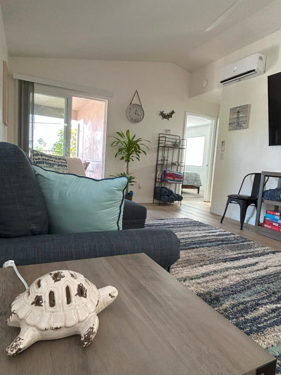 TV and multimedia, Living room, air conditioner