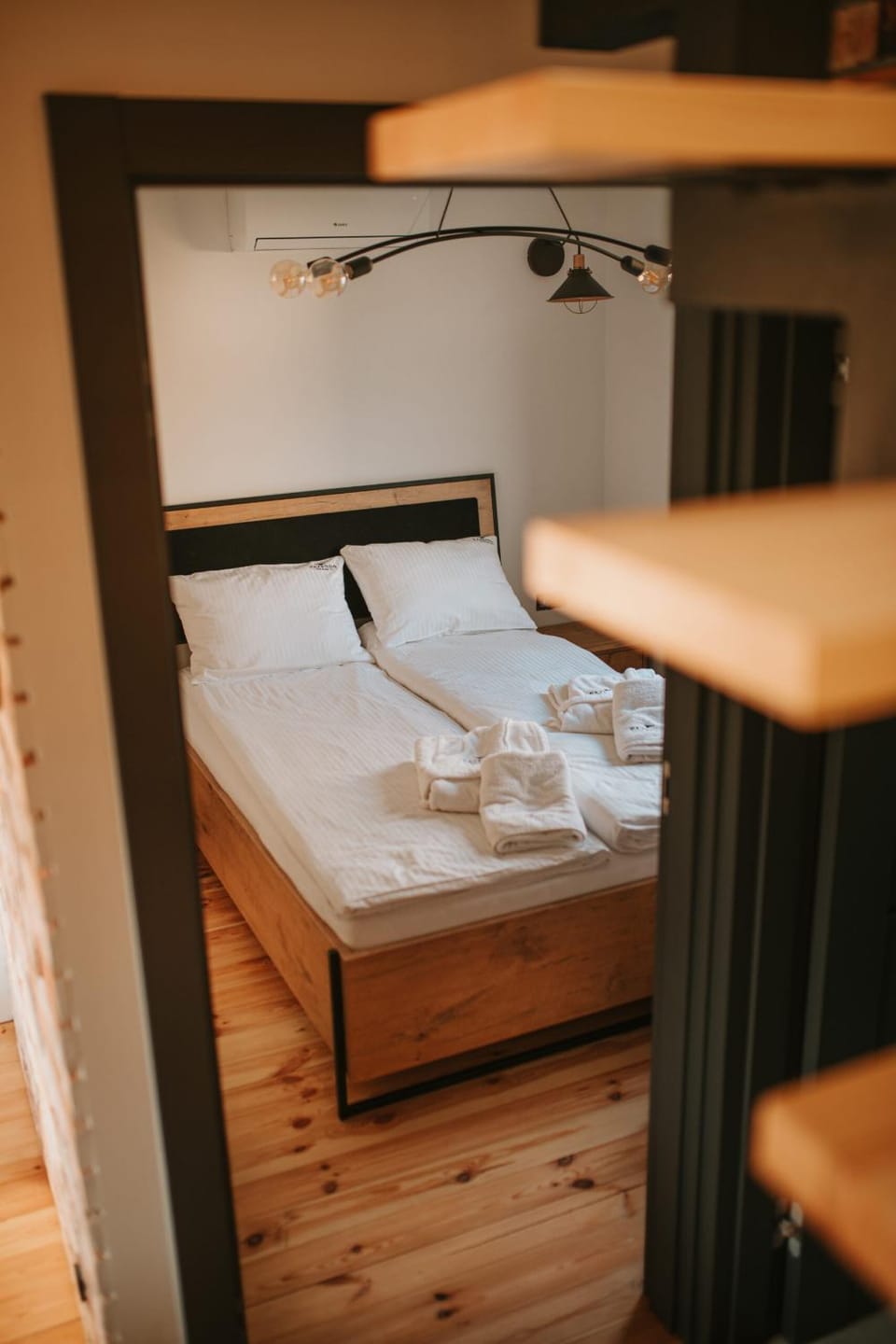 Bed, Photo of the whole room, Bedroom, towels