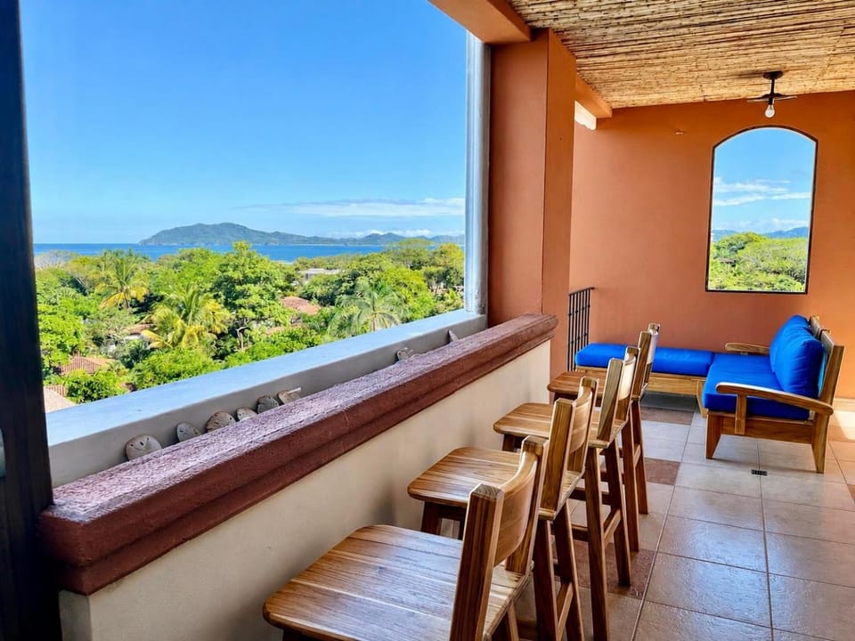 Ocean View Condo Walk to the Beach FREE Pickleball House in Playa Langosta