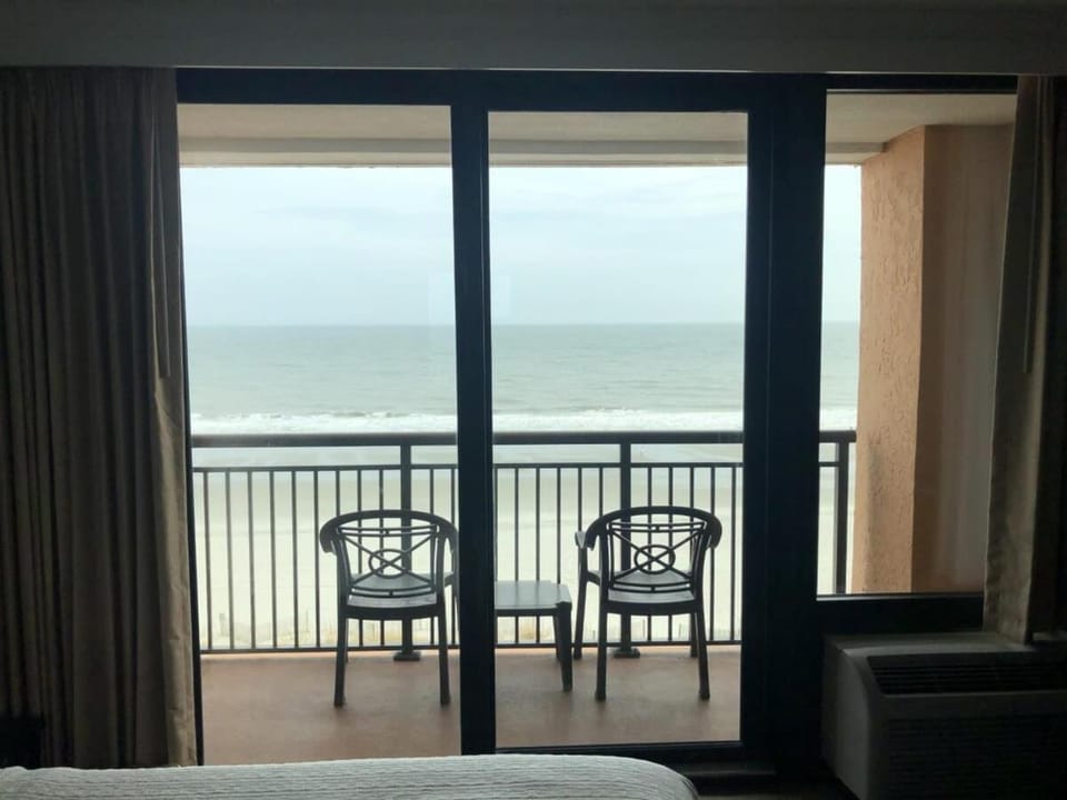 Ocean front - 6th Floor Caravelle Resort House in Myrtle Beach