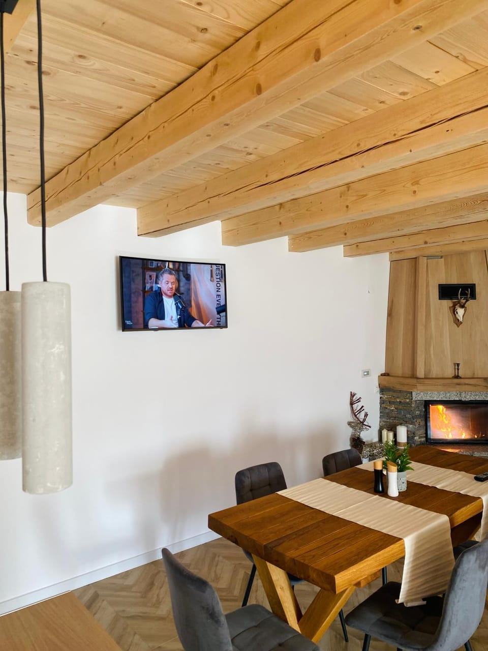 Communal lounge/ TV room, Living room, Dining area