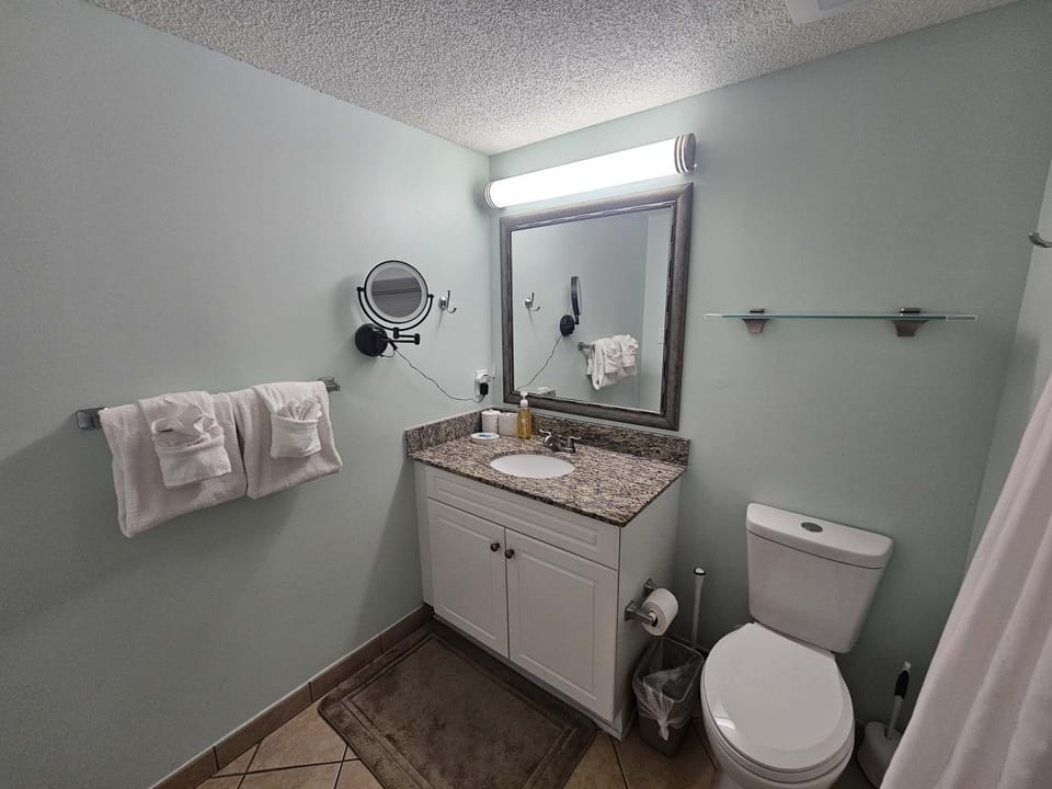 Ocean Front 3 BR - Caribbean 1407 House in Myrtle Beach