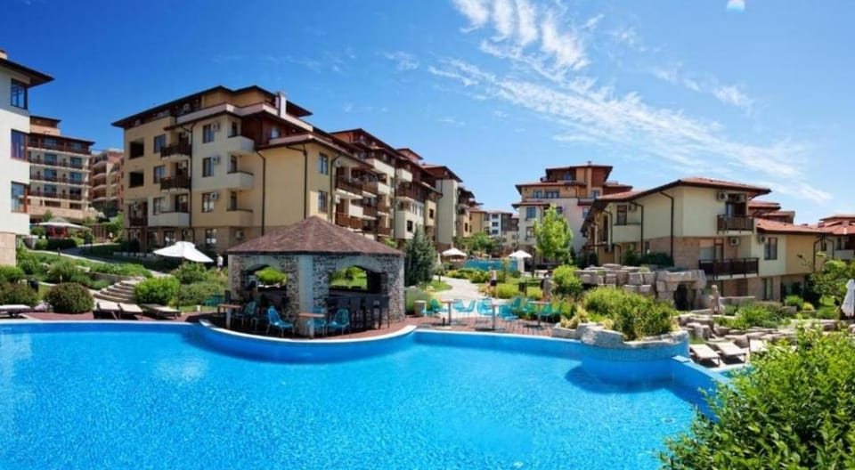 Property building, Day, Natural landscape, Garden, Garden view, Pool view, Swimming pool, sunbed