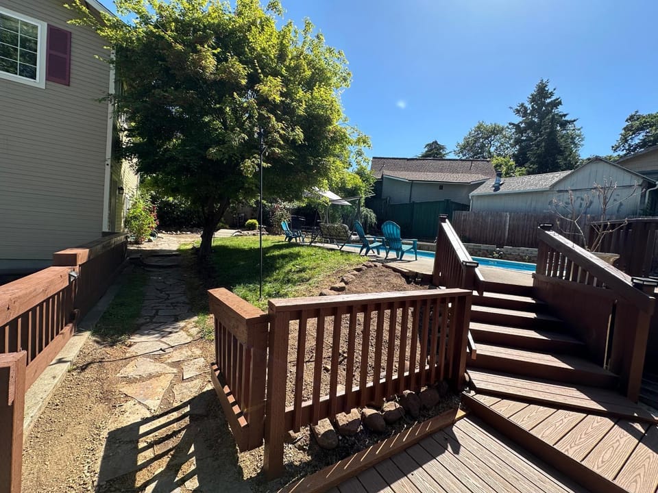 Medford Home And 2 Condos With Pool House in Medford