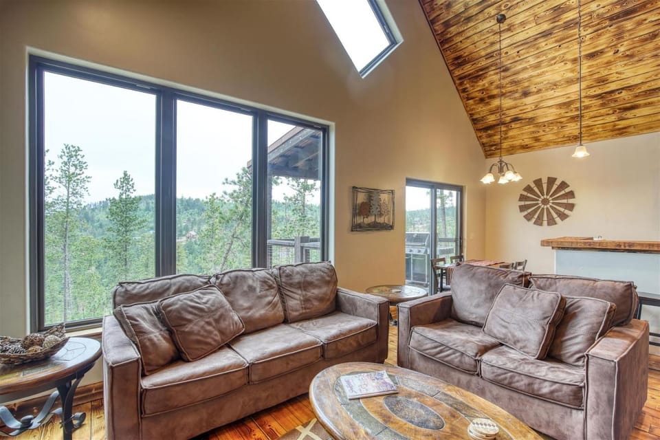 Rolling Pines Overlook House in North Lawrence