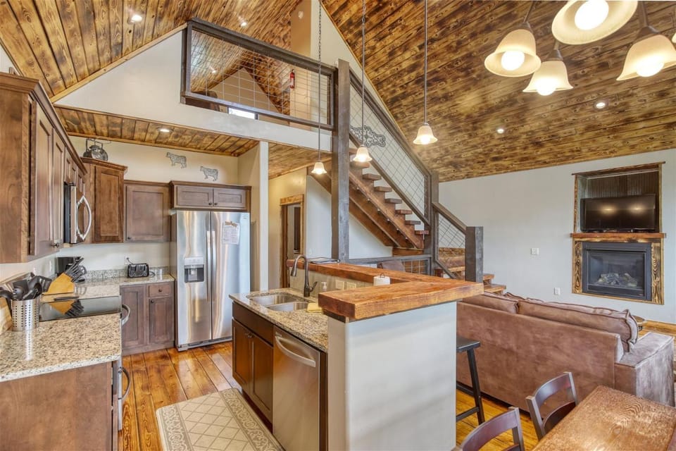 Rolling Pines Overlook House in North Lawrence
