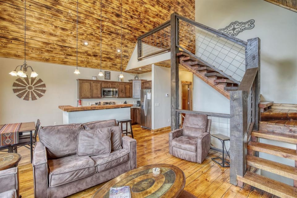 Rolling Pines Overlook House in North Lawrence
