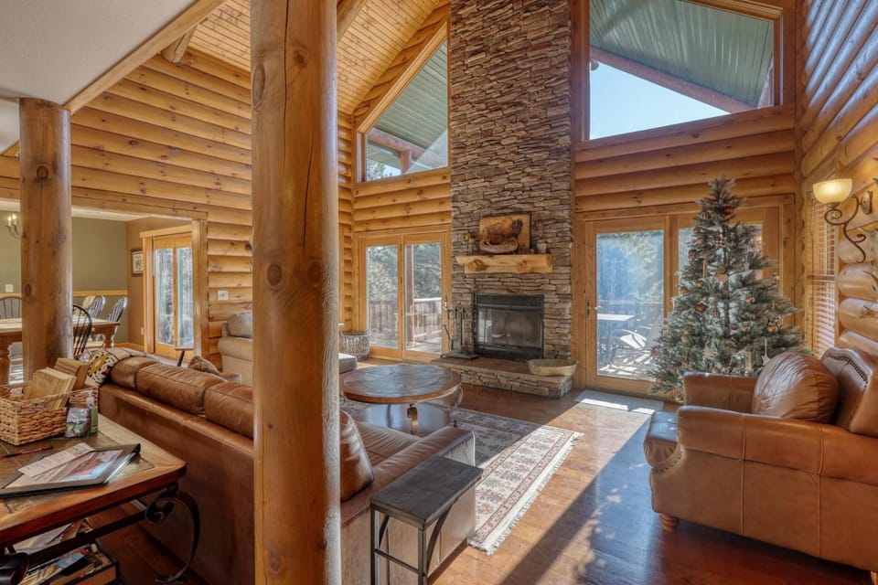 Pine Hollow Lodge - Beautiful House in Black Hills