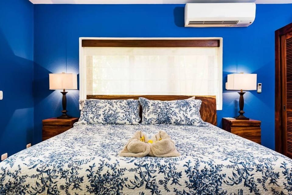 Light & Breezy Beach Side Condo! Apartment hotel in Playa Langosta