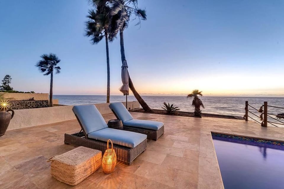 Stunning Luxury Ocean-Front Casa with Pool & Spa House in State of Baja California