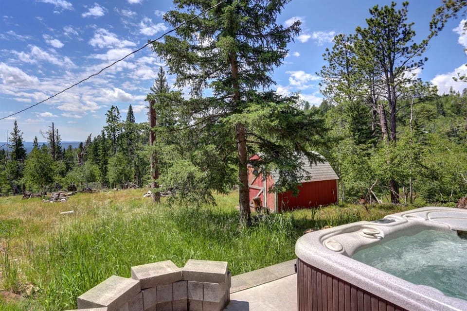 Wanderlust Cabin Cabin in North Lawrence