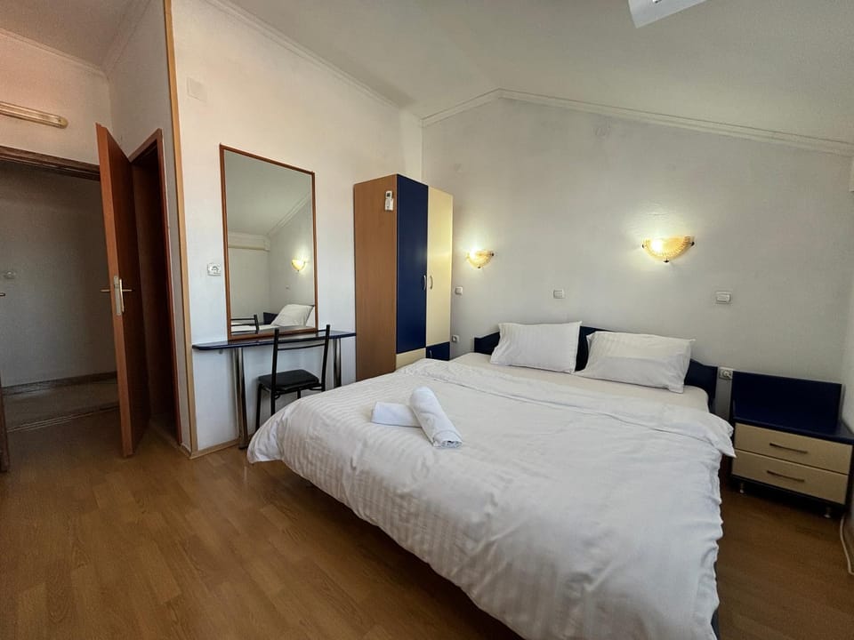 Bed, Photo of the whole room