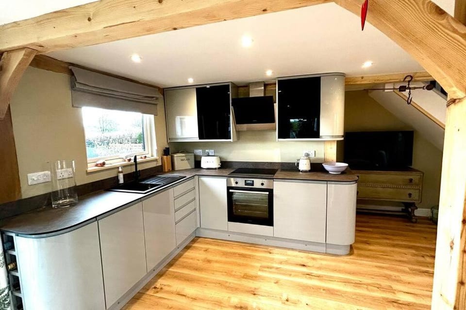 Kitchen or kitchenette, dishwasher, pet friendly, stove