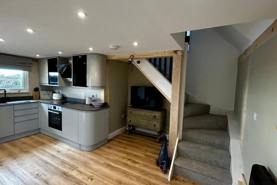 Kitchen or kitchenette, pet friendly, stove