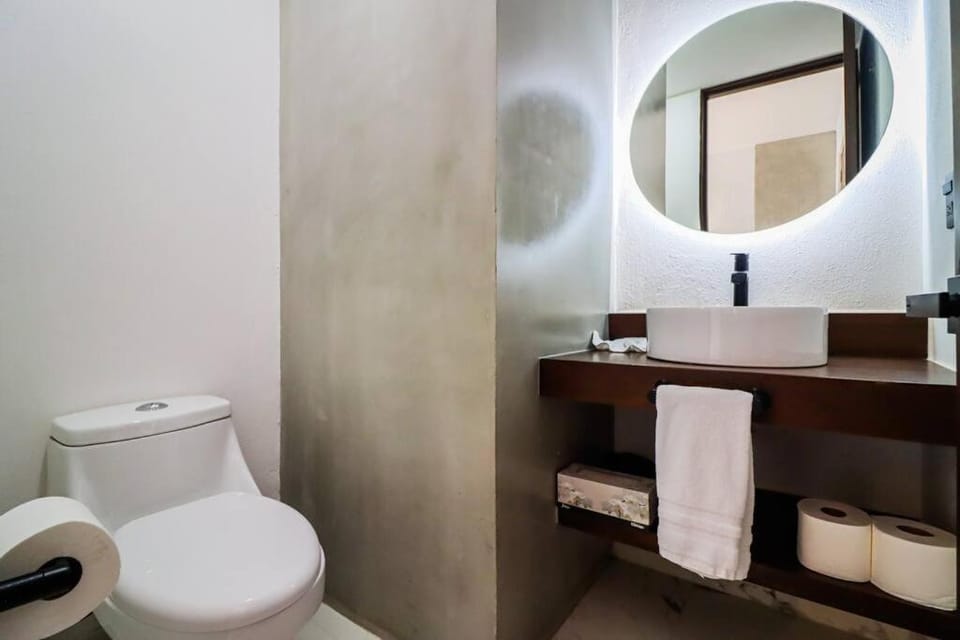 Torre Catalina. Ultra-Modern Versalles Getaway Apartment in Puerto Vallarta