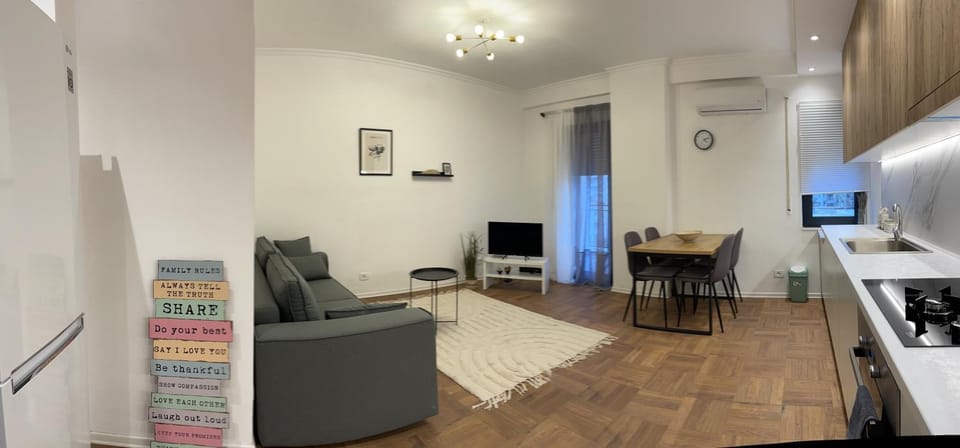 TV and multimedia, Kitchen or kitchenette, Seating area, Dining area