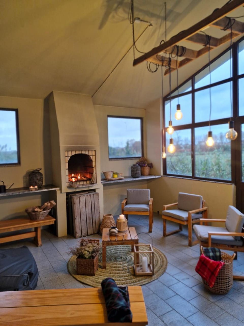 BBQ facilities, Dining area