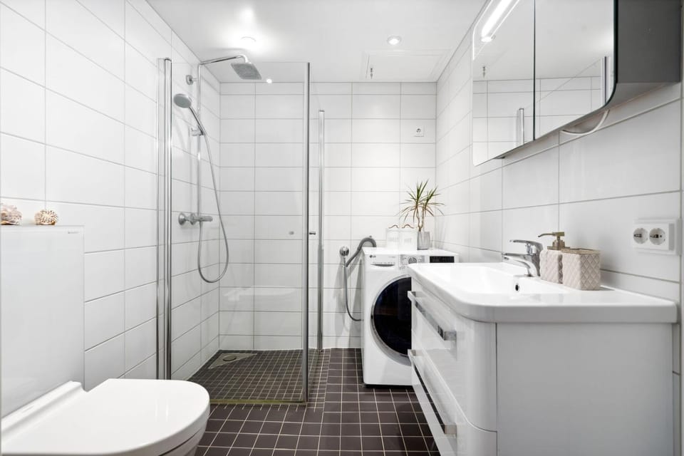 Shower, Toilet, Bathroom, washing machine