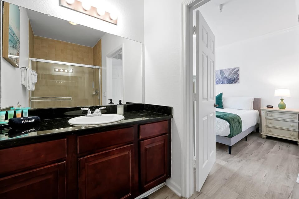 Bed, Bathroom, Bedroom