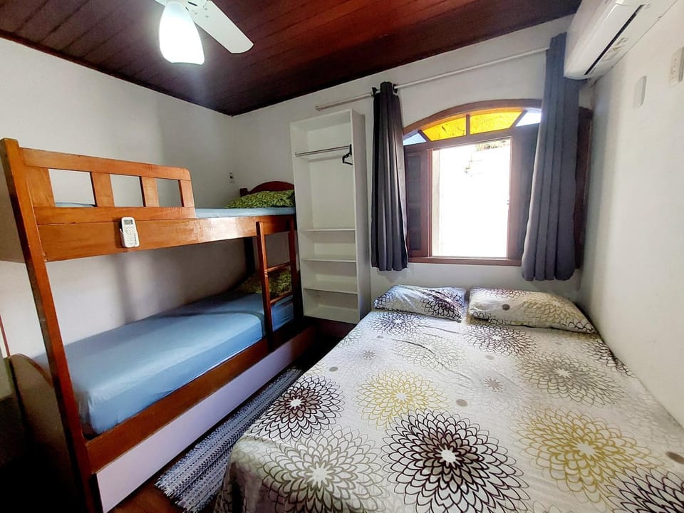 Bed, Photo of the whole room, Bedroom, bunk bed