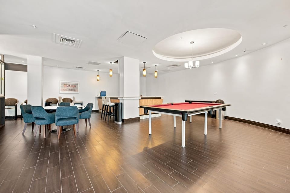 Tides Beachfront Apartment by Hospedanos Apartment in Hollywood Beach