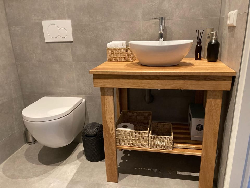 Toilet, Bathroom