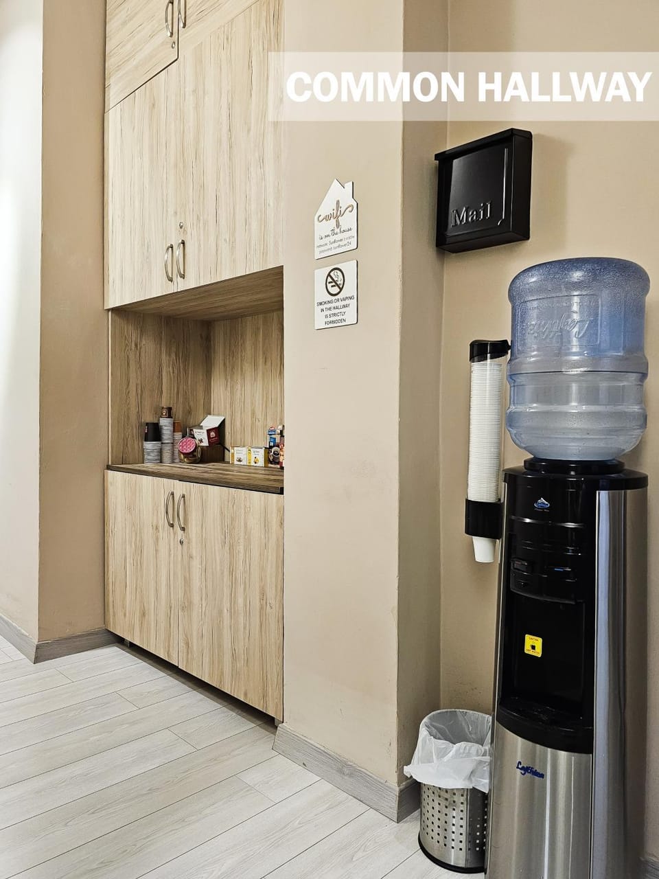 Coffee/tea facilities, Text overlay