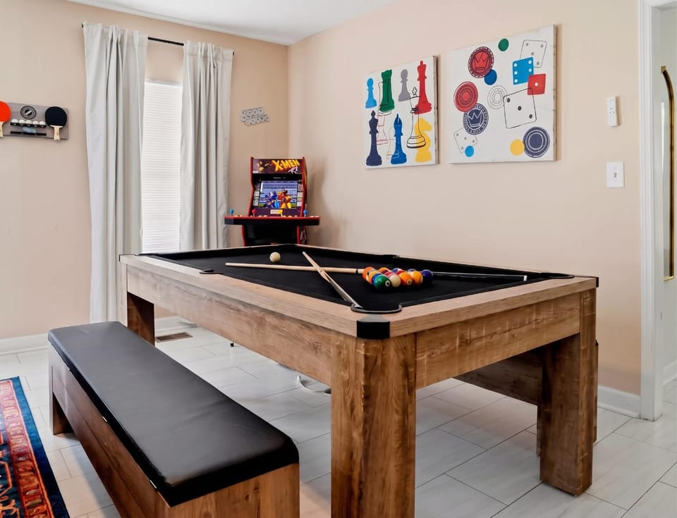 Modern Moroccan Villa w/ Firepit, BBQ + Game Room! House in Tampa
