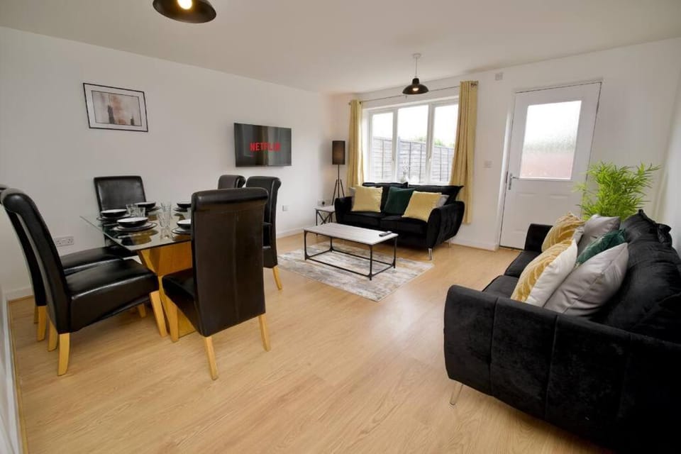 TV and multimedia, Living room, Seating area