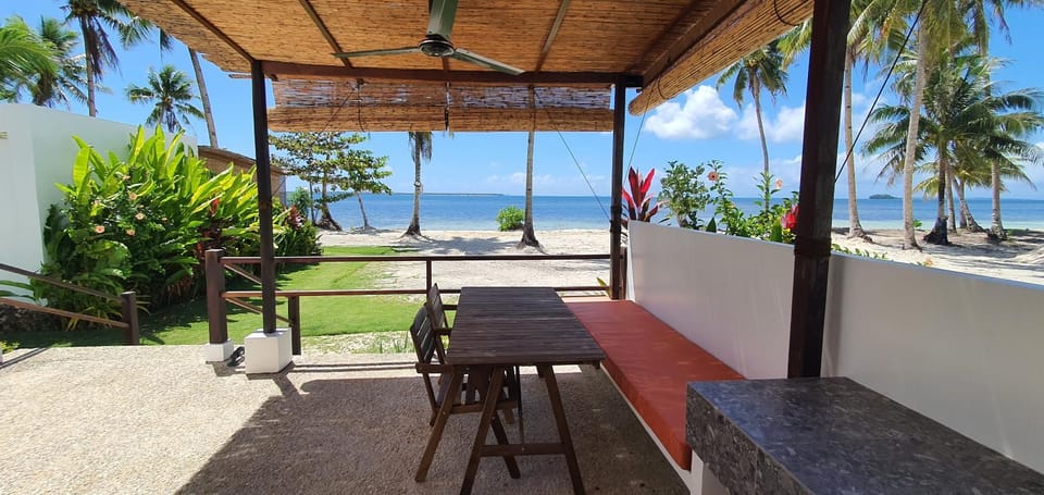 Natural landscape, Balcony/Terrace, Sea view