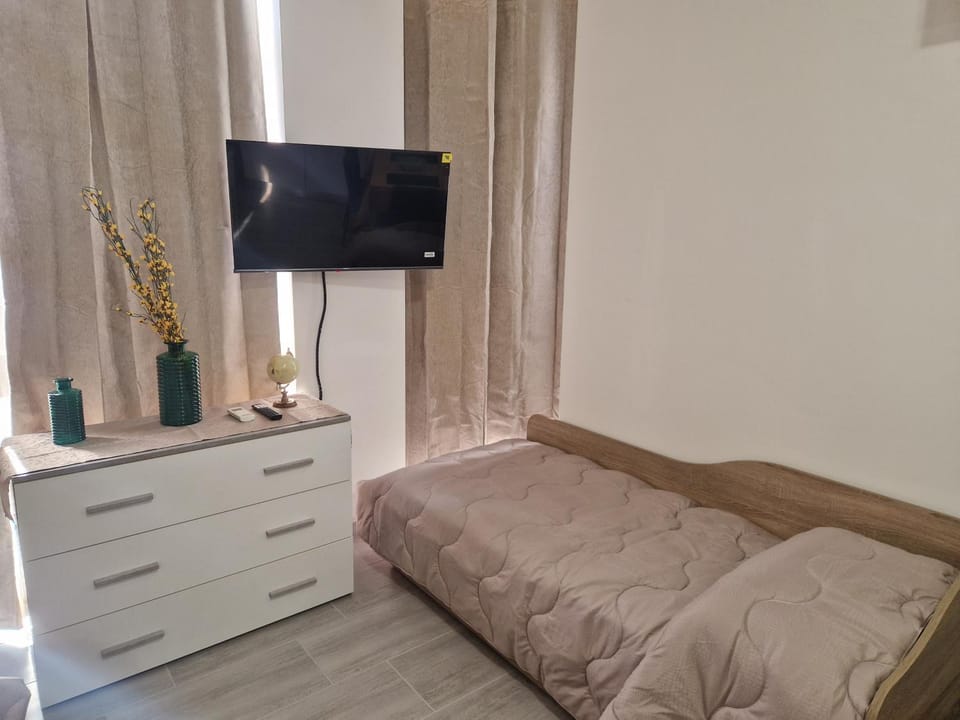 Bed, TV and multimedia