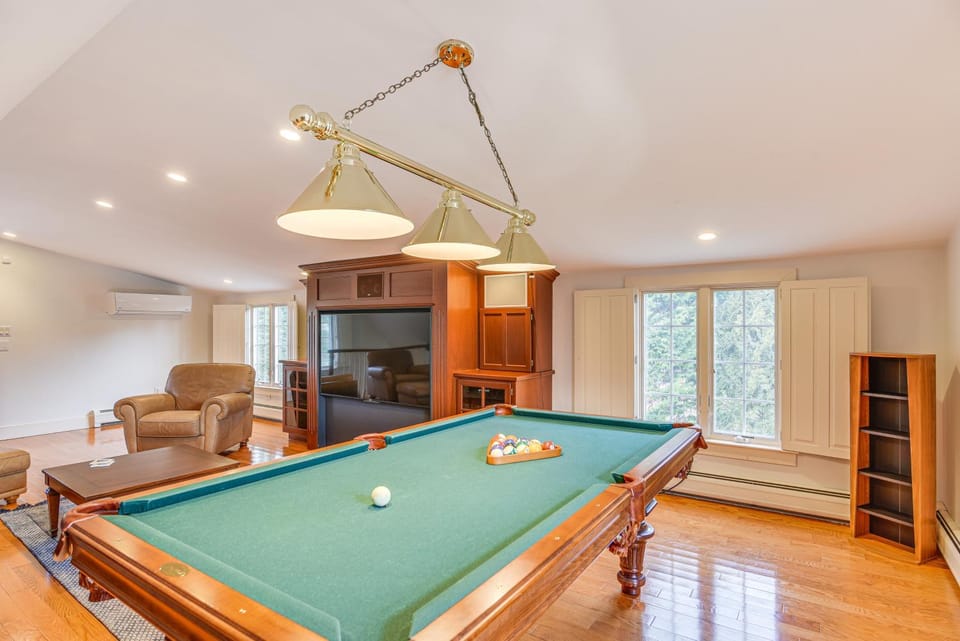 Pool, Gym & Game Room: Expansive Falmouth Retreat! House in Falmouth