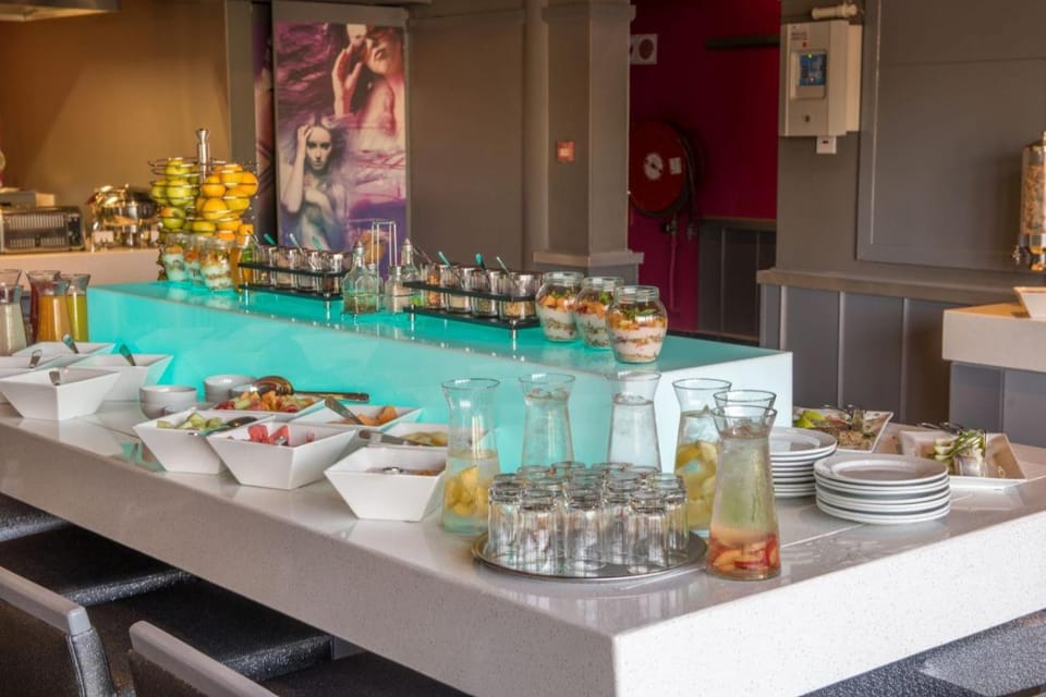 Restaurant/places to eat, Continental breakfast