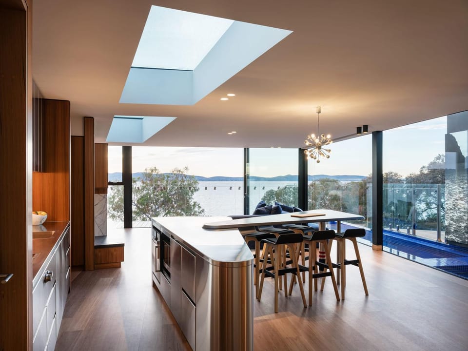 Natural landscape, Kitchen or kitchenette, Living room, Seating area, Dining area