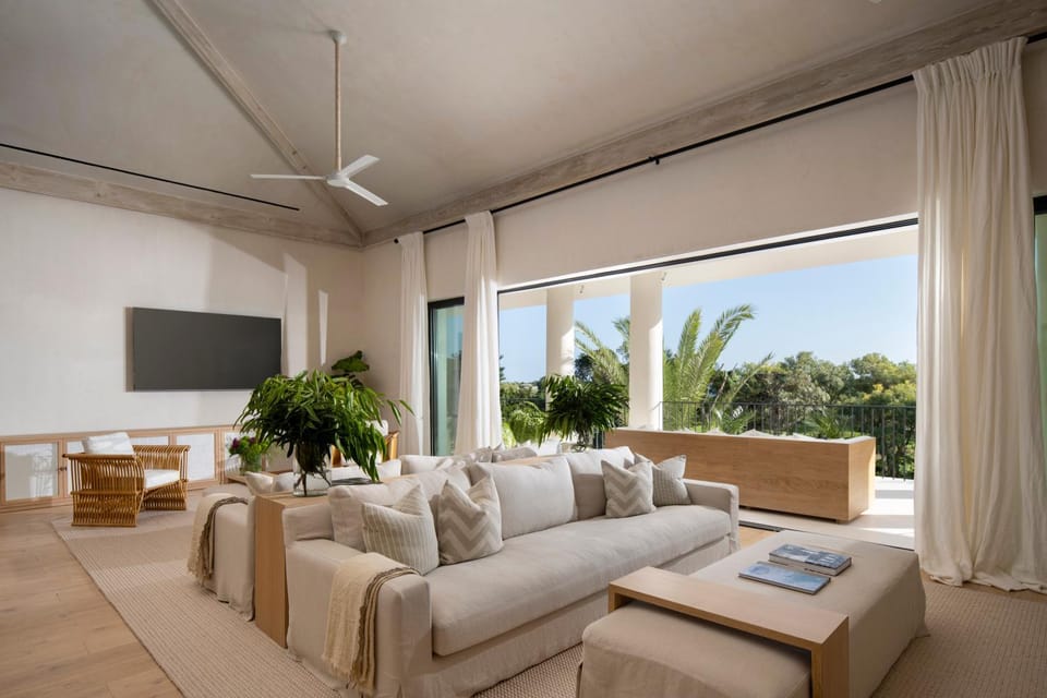 TV and multimedia, Living room, Seating area, fireplace