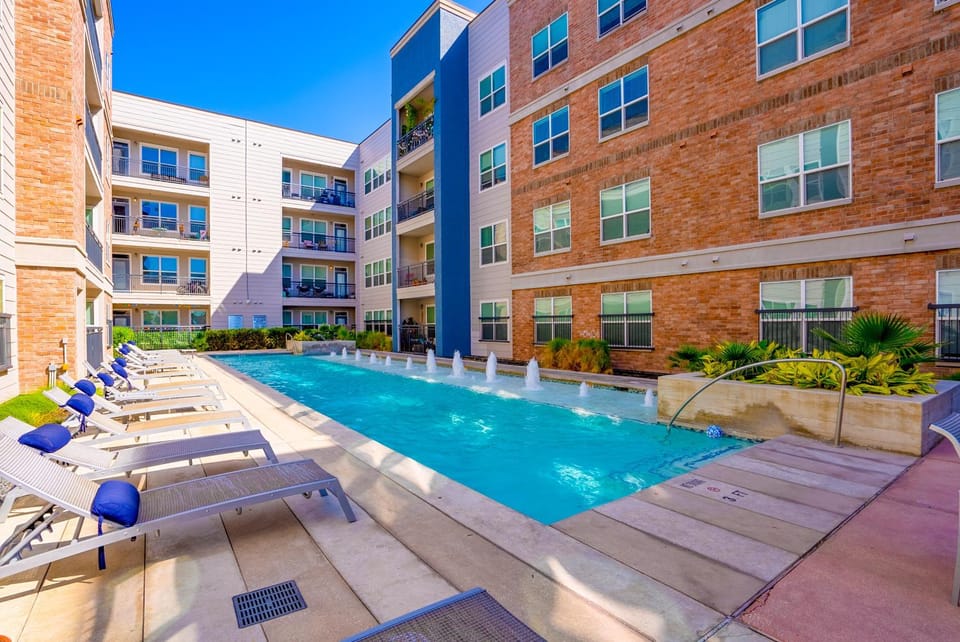 Alamo Chic King Bed Refreshing Office Desk w/ Pool Apartment in San Antonio