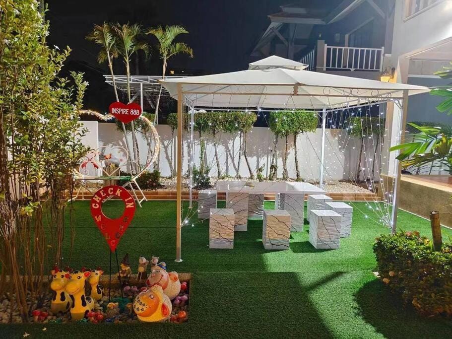 D34长住优惠房-芭提雅市中心高端4间卧室泳池别墅 Villa in Pattaya City