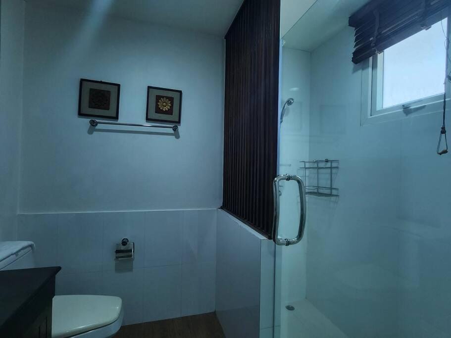 D34长住优惠房-芭提雅市中心高端4间卧室泳池别墅 Villa in Pattaya City