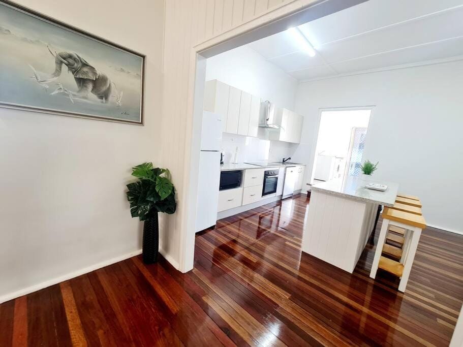 TV and multimedia, Kitchen or kitchenette, Dining area, minibar, pet friendly, stove