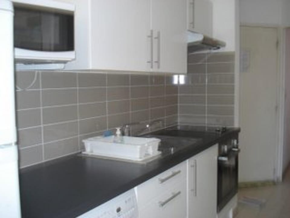 Appartement F2 avec loggia fermée et cuisine équipée, proche des thermes de Balaruc-les-Bains - FR-1-680-39 Apartment in Balaruc-les-Bains