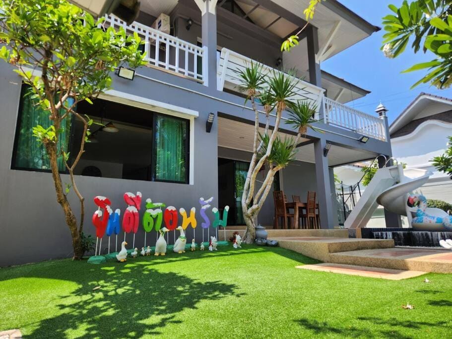 D30长住优惠-市中心海边高端别墅区6间卧室泳池别墅 Villa in Pattaya City