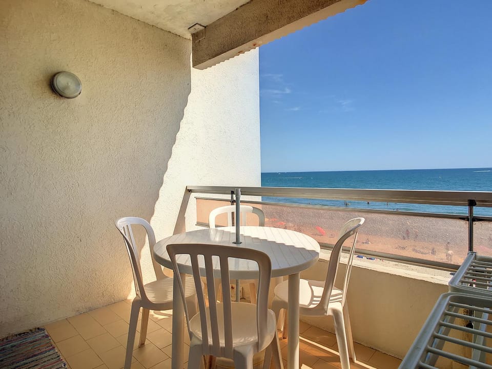 Carnon F2 en Front de Mer avec Garage Privatif - FR-1-715-95 Apartment in Mauguio