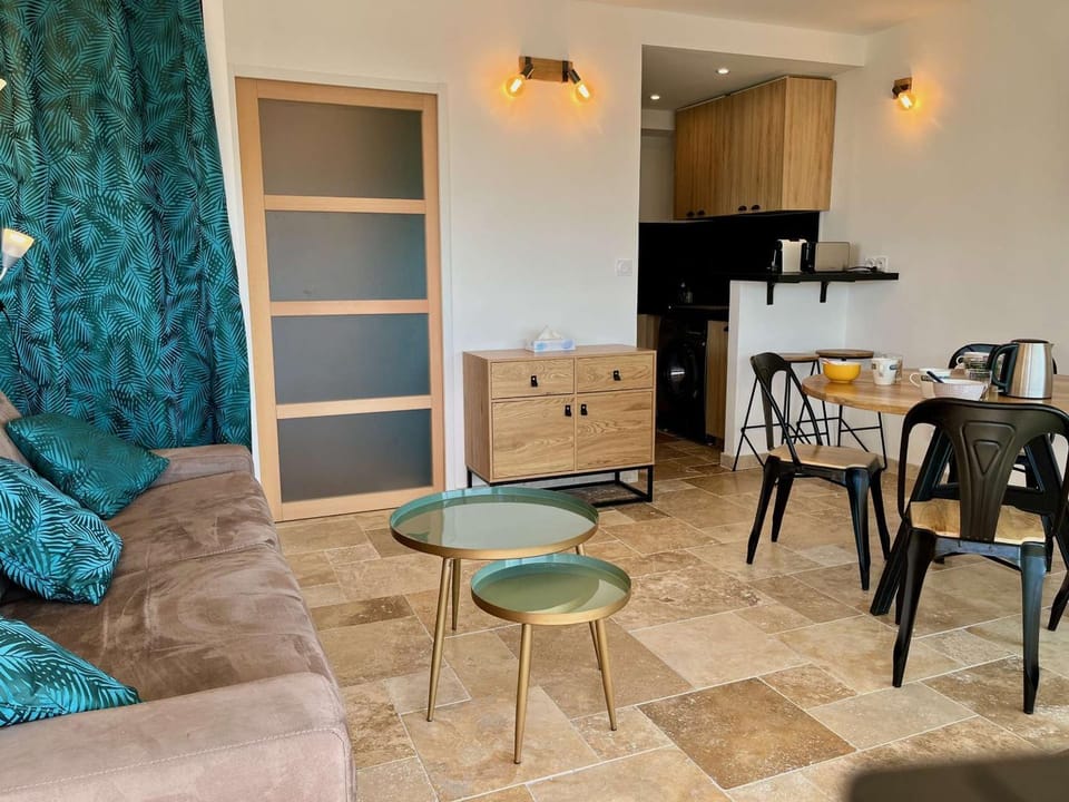 Studio moderne avec parking et climatisation à Cavalaire-sur-Mer - FR-1-226B-187 Apartment in Cavalaire-sur-Mer