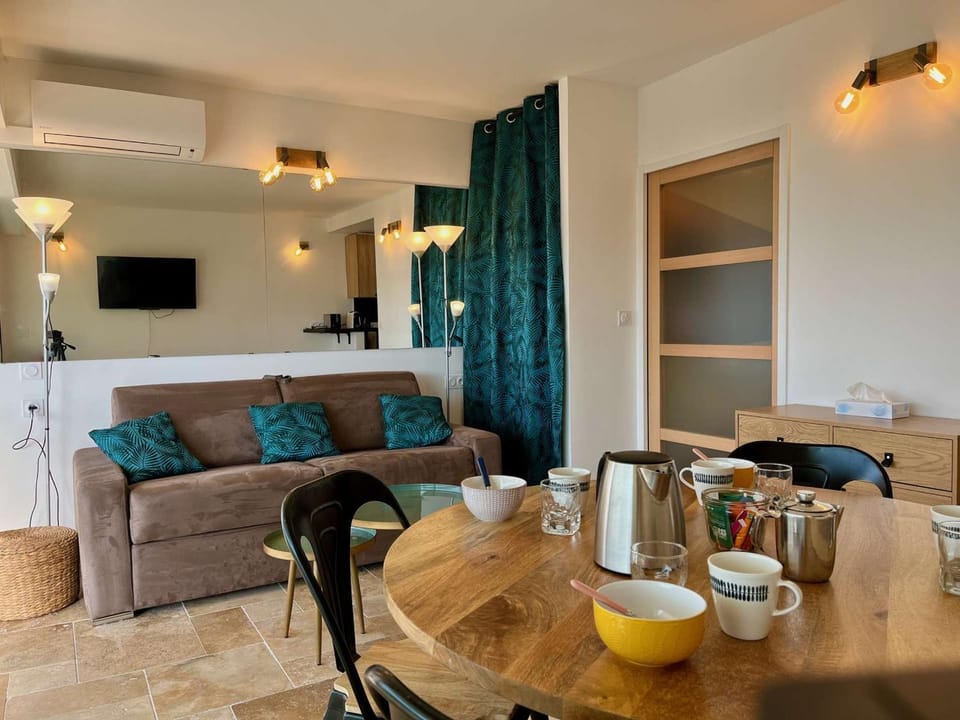 Studio moderne avec parking et climatisation à Cavalaire-sur-Mer - FR-1-226B-187 Apartment in Cavalaire-sur-Mer