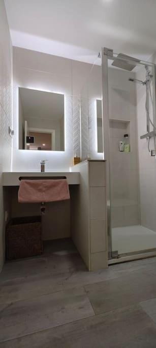 Shower, Bathroom