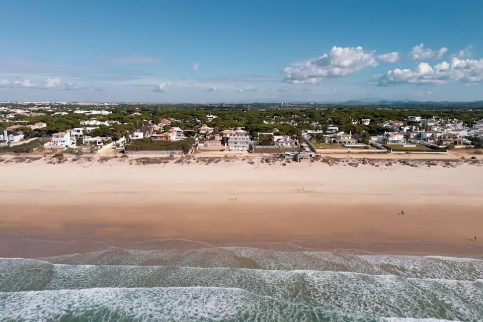 Neighbourhood, Bird's eye view, Beach
