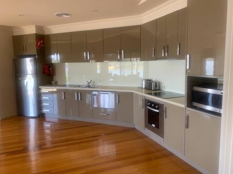 The Jetty Penthouse, Unit 9 Apartment in Nagambie